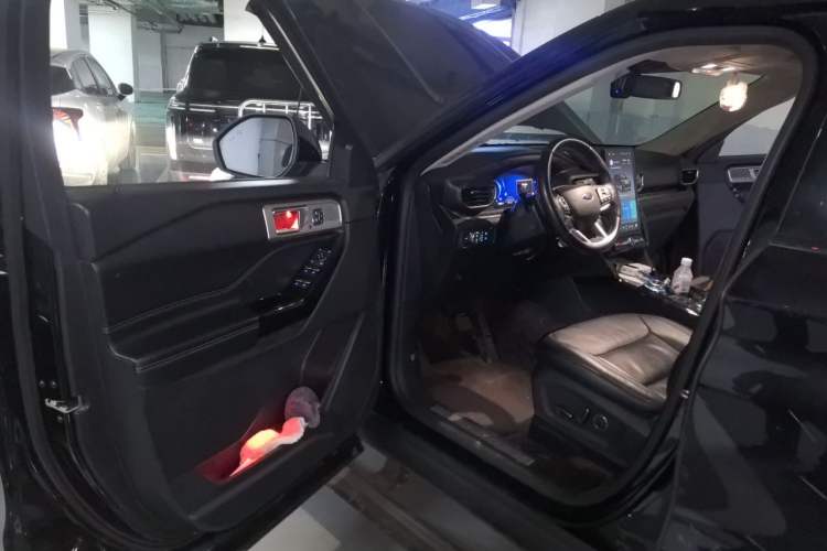 Used Ford Explorer 2020 EcoBoost 285 4x4 Titanium Edition 6 Seats Driver Seat