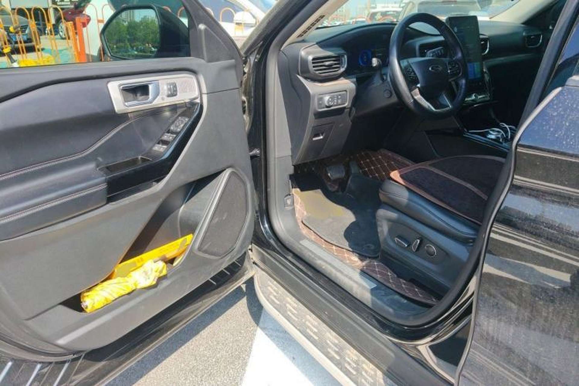 Used Ford Explorer 2020 EcoBoost 285 4x4 Titanium Edition 7-Seater Driver Seat