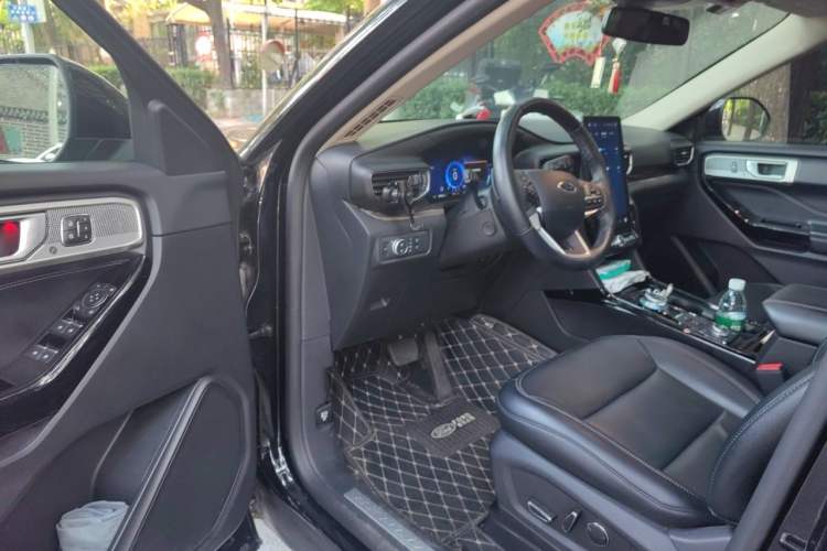 Used Ford Explorer 2020 EcoBoost 285 4x4 Titanium Edition 7-Seater Driver Seat