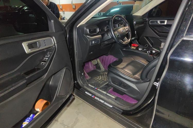 Used Ford Explorer 2020 EcoBoost 285 Rear-Drive Trend Edition 7-Seater Driver Seat