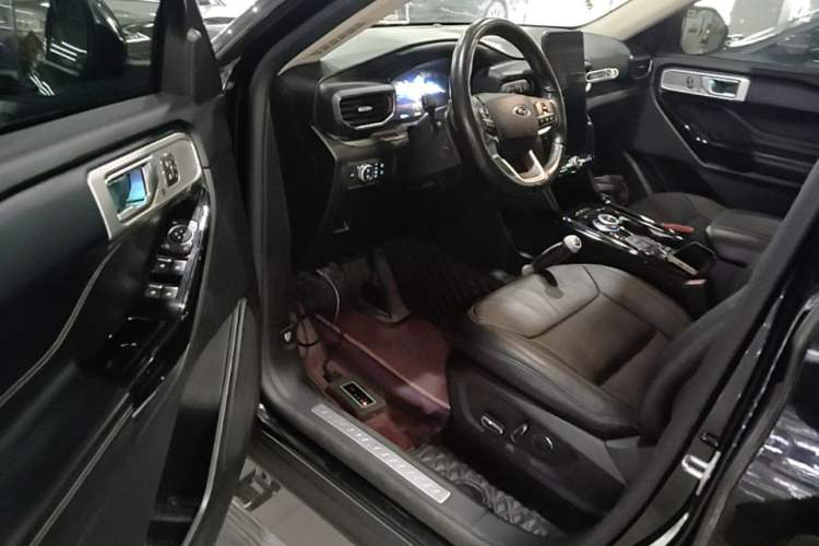 Used Ford Explorer 2020 EcoBoost 285 4x4 Titanium Edition 6 Seats Driver Seat