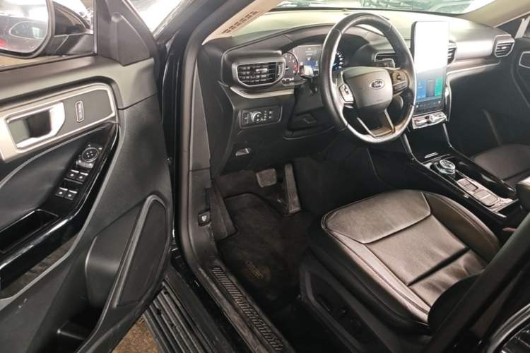 Used Ford Explorer 2020 EcoBoost 285 Rear-Drive Trend Edition 6 Seats Driver Seat