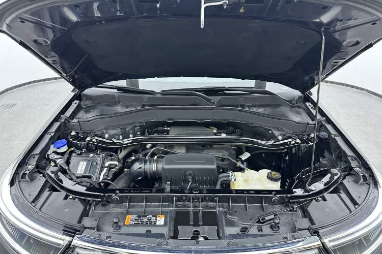 Used Ford Explorer 2020 EcoBoost 285 4x4 Titanium Edition 6 Seats Engine Bay