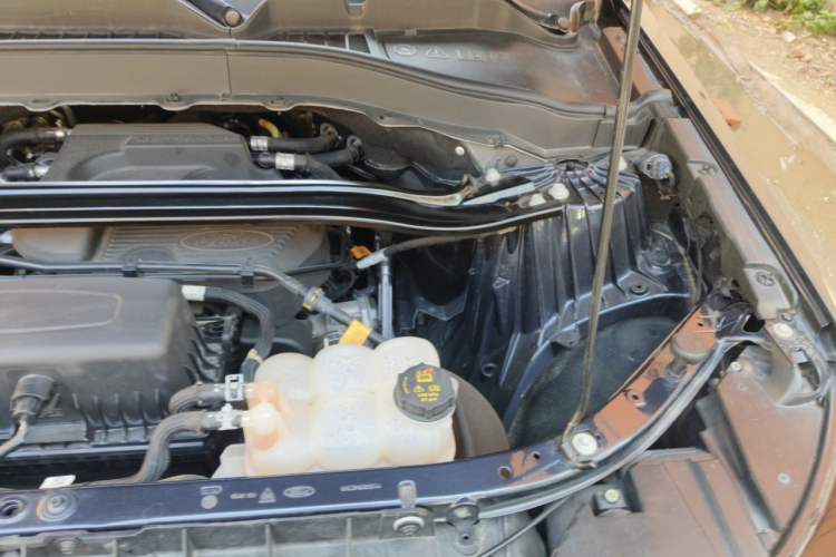 Used Ford Explorer 2020 EcoBoost 285 4x4 Titanium Edition 7-Seater Engine Bay Left