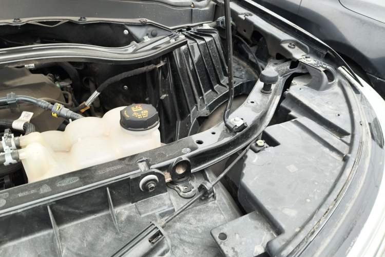 Used Ford Explorer 2020 EcoBoost 285 4x4 Titanium Edition 7-Seater Engine Bay Left