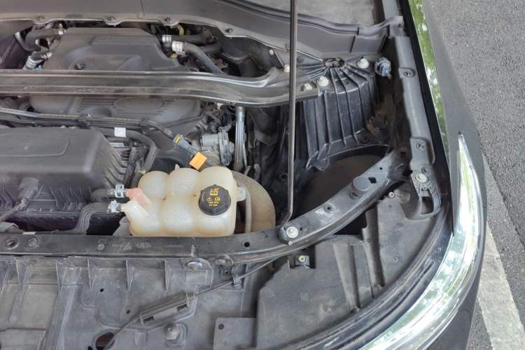 Used Ford Explorer 2020 EcoBoost 285 4x4 Titanium Edition 7-Seater Engine Bay Left