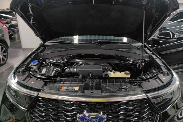 Used Ford Explorer 2020 EcoBoost 285 4x4 Sport Edition ST-LINE 6-Seater Engine Bay