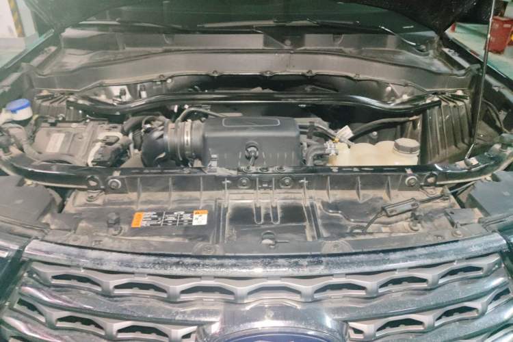 Used Ford Explorer 2020 EcoBoost 285 4x4 Titanium Edition 6 Seats Engine Bay