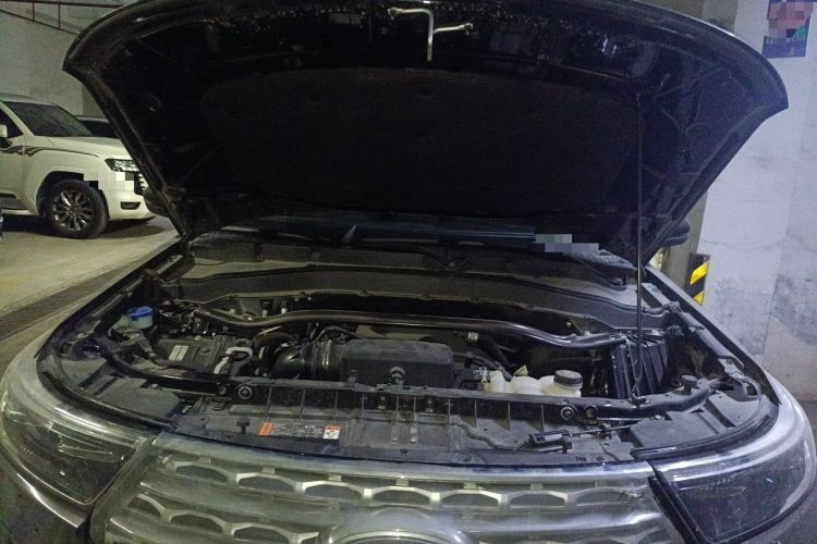 Used Ford Explorer 2020 EcoBoost 285 4x4 Titanium Edition 6 Seats Engine Bay
