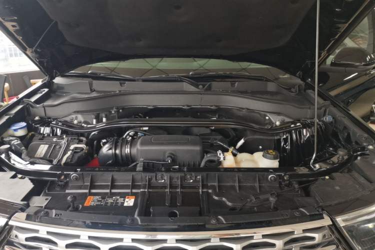 Used Ford Explorer 2020 EcoBoost 285 4x4 Titanium Edition 6 Seats Engine Bay