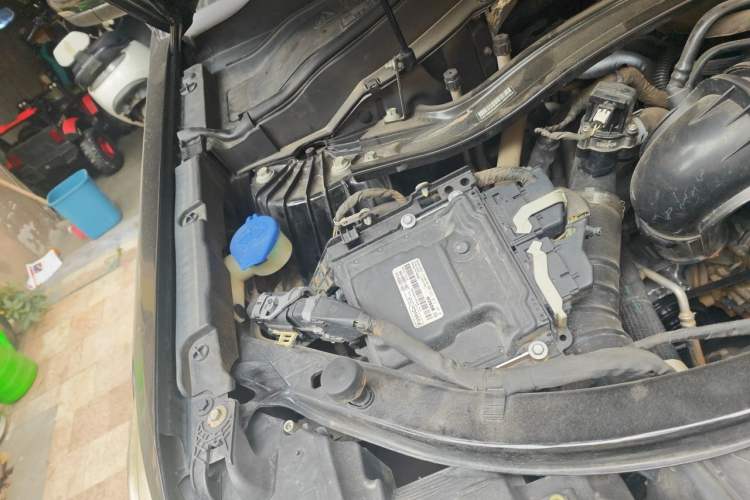 Used Ford Explorer 2020 EcoBoost 285 Rear-Drive Trend Edition 6 Seats Engine Bay Right