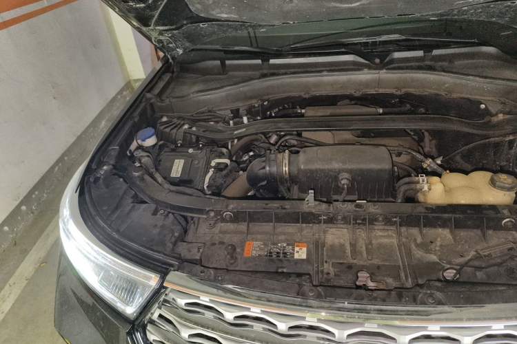 Used Ford Explorer 2020 EcoBoost 285 4x4 Titanium Edition 7-Seater Engine Bay Right