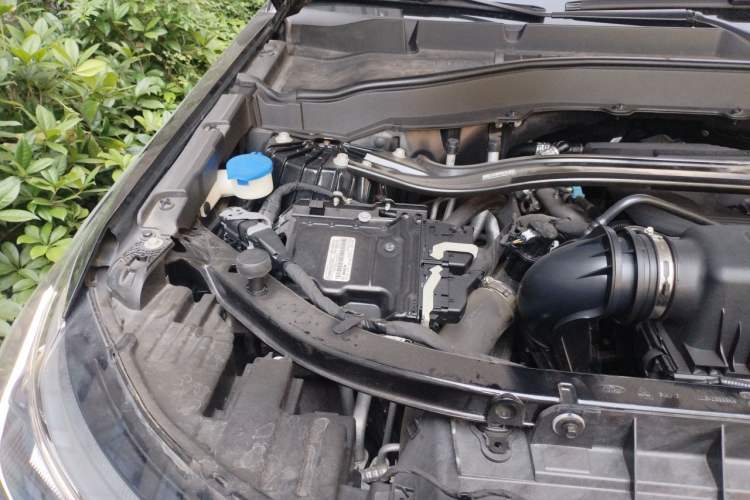 Used Ford Explorer 2020 EcoBoost 285 4x4 Sport Edition ST-LINE 6-Seater Engine Bay Right