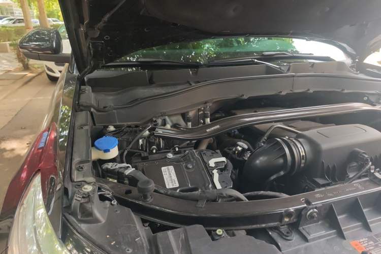 Used Ford Explorer 2020 EcoBoost 285 4x4 Titanium Edition 7-Seater Engine Bay Right