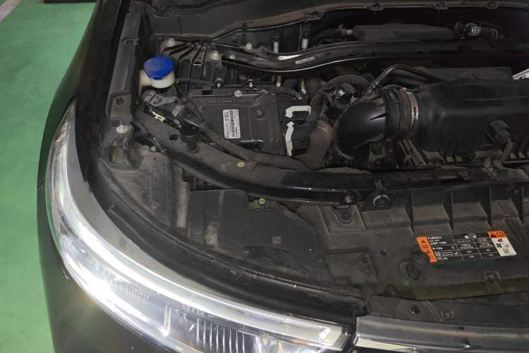 Used Ford Explorer 2020 EcoBoost 285 4x4 Trend Edition 7-Seater Engine Bay Right