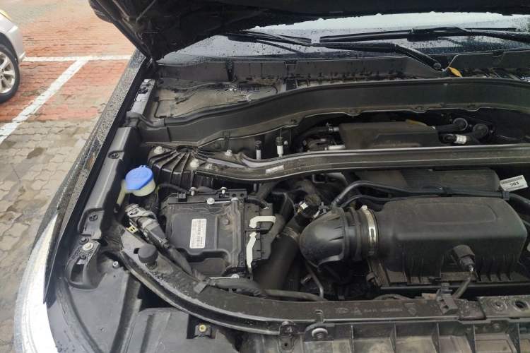 Used Ford Explorer 2020 EcoBoost 285 4x4 Trend Edition 7-Seater Engine Bay Right