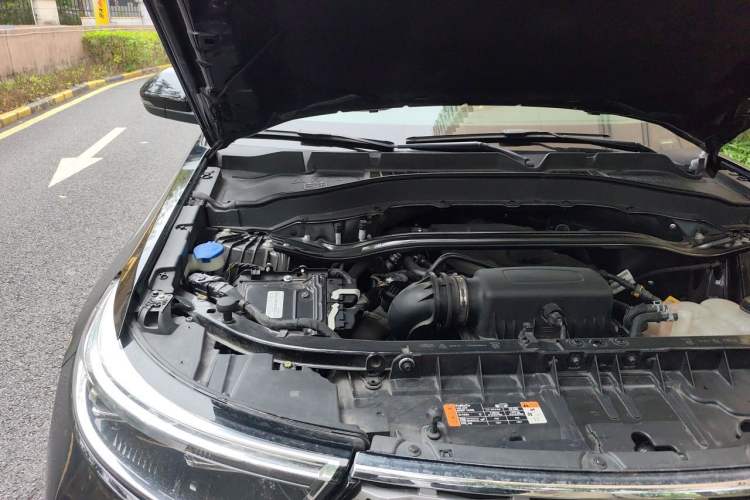Used Ford Explorer 2020 EcoBoost 285 4x4 Titanium Edition 7-Seater Engine Bay Right