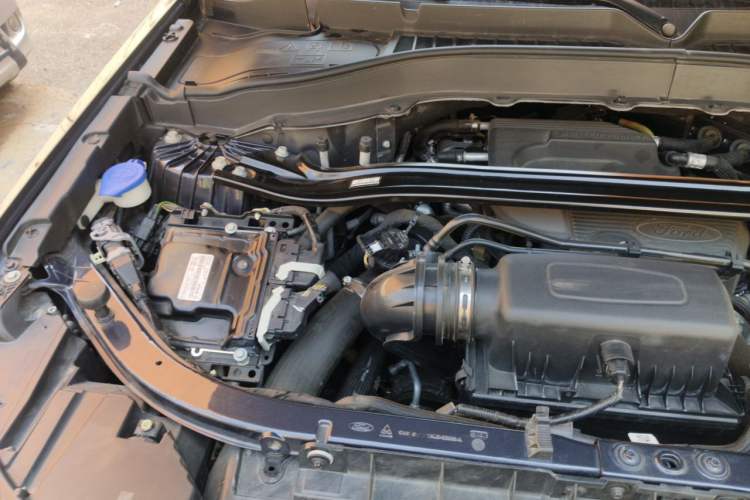 Used Ford Explorer 2020 EcoBoost 285 4x4 Titanium Edition 7-Seater Engine Bay Right