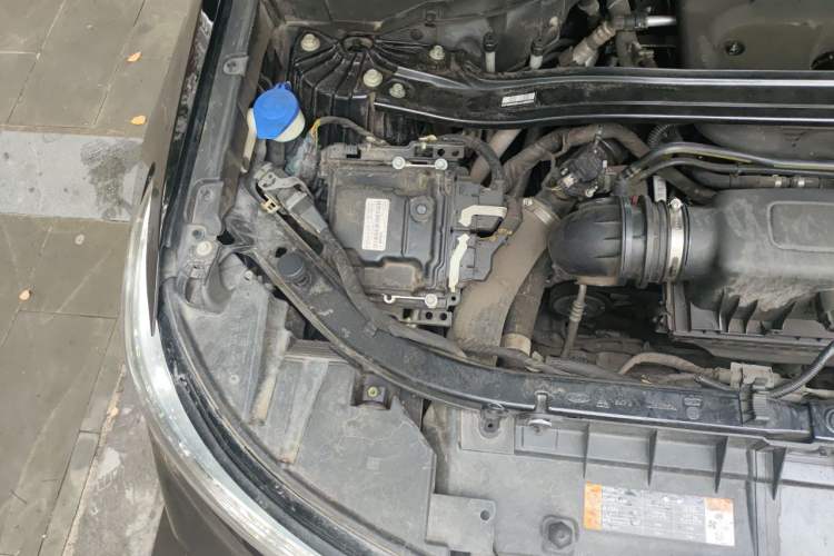 Used Ford Explorer 2020 EcoBoost 285 4x4 Titanium Edition 7-Seater Engine Bay Right