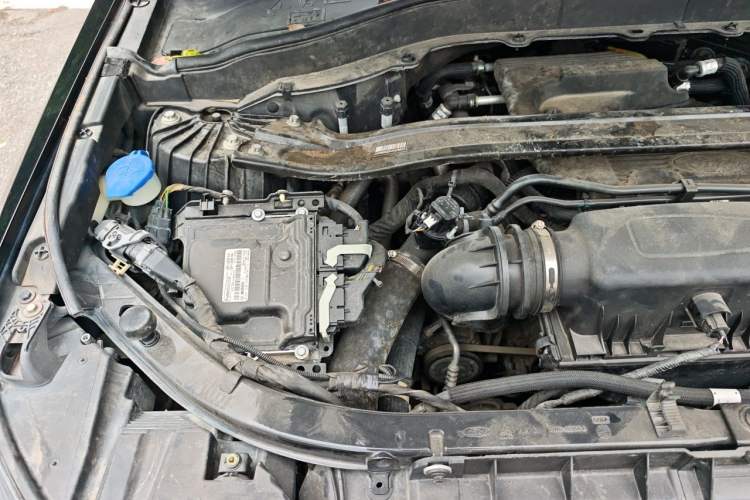 Used Ford Explorer 2020 EcoBoost 285 Four-Wheel Drive Trend Edition 6 Seats Engine Bay Right