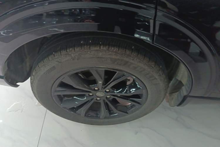 Used Ford Explorer 2020 EcoBoost 285 4x4 Trend Edition 7-Seater Exterior 5