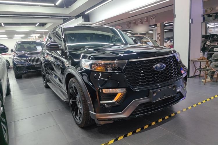 Used Ford Explorer 2020 EcoBoost 285 Four-Wheel Drive Sport Edition ST-LINE 7-Seater Front Right 45 Deg