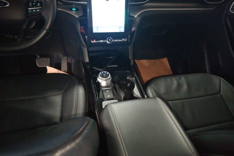 Used Ford Explorer 2020 EcoBoost 285 Rear-Drive Trend Edition 7-Seater Gear Lever