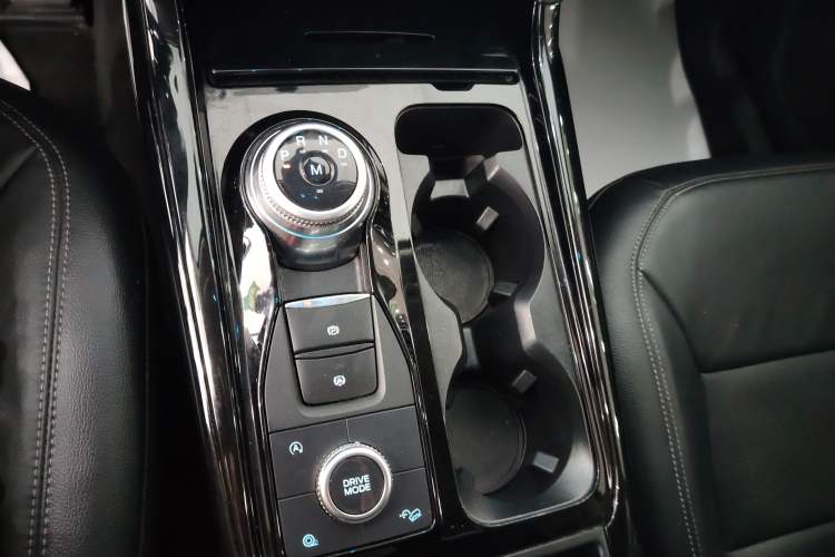 Used Ford Explorer 2020 EcoBoost 285 Four-Wheel Drive Trend Edition 6 Seats Gear Lever