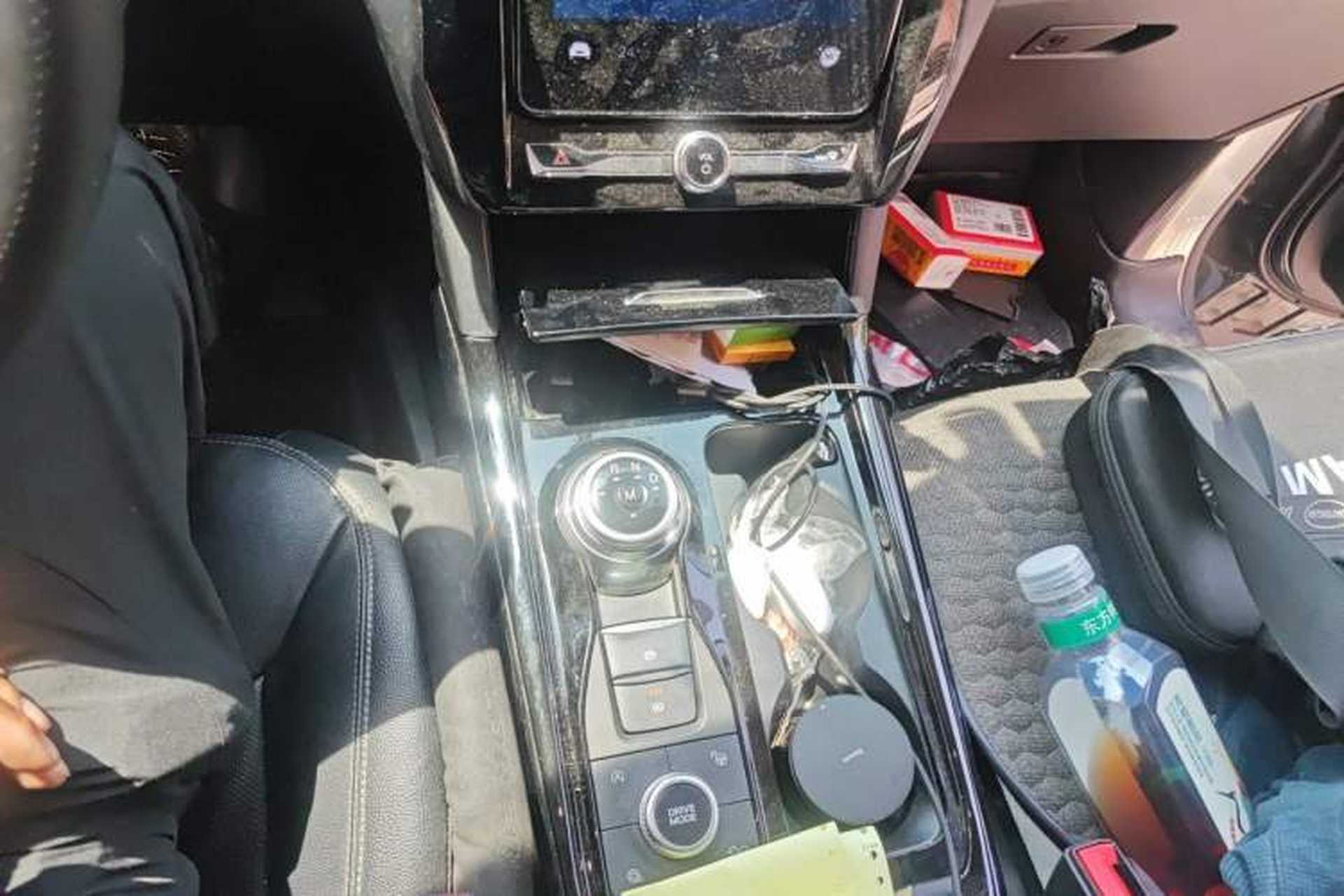 Used Ford Explorer 2020 EcoBoost 285 4x4 Titanium Edition 7-Seater Gear Lever
