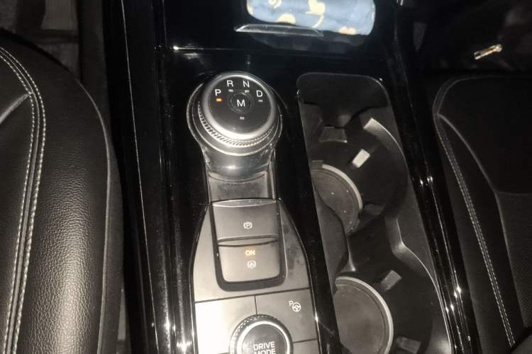Used Ford Explorer 2020 EcoBoost 285 4x4 Titanium Edition 6 Seats Gear Lever