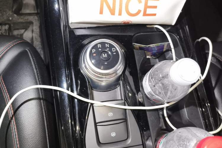 Used Ford Explorer 2020 EcoBoost 285 4x4 Sport Edition ST-LINE 6-Seater Gear Lever