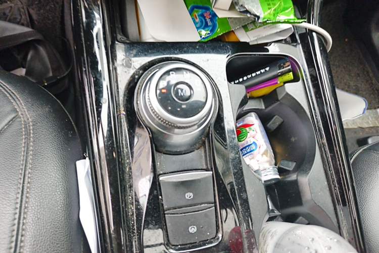 Used Ford Explorer 2020 EcoBoost 285 Rear-Drive Trend Edition 7-Seater Gear Lever
