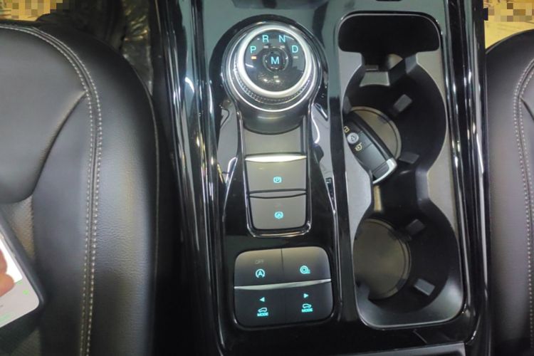 Used Ford Explorer 2020 EcoBoost 285 Rear-Drive Trend Edition 7-Seater Gear Lever