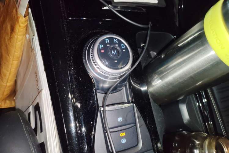 Used Ford Explorer 2020 EcoBoost 285 Four-Wheel Drive Trend Edition 6 Seats Gear Lever