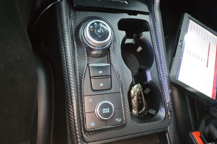 Used Ford Explorer 2020 EcoBoost 285 Four-Wheel Drive Trend Edition 6 Seats Gear Lever