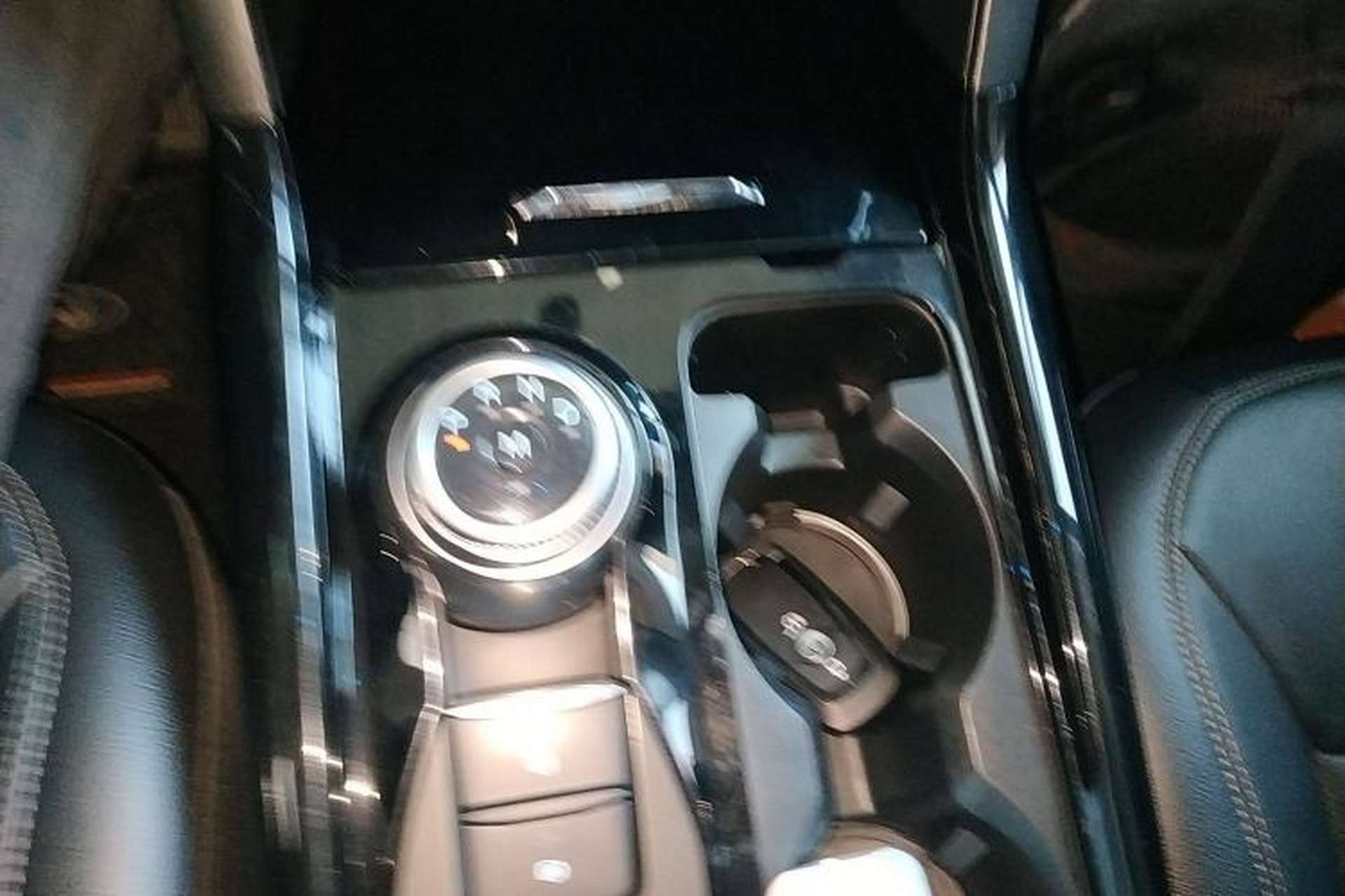 Used Ford Explorer 2020 EcoBoost 285 4x4 Titanium Edition 7-Seater Gear Lever