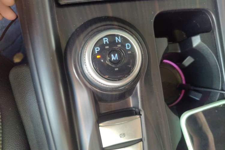 Used Ford Explorer 2020 EcoBoost 285 4x4 Titanium Edition 6 Seats Gear Lever