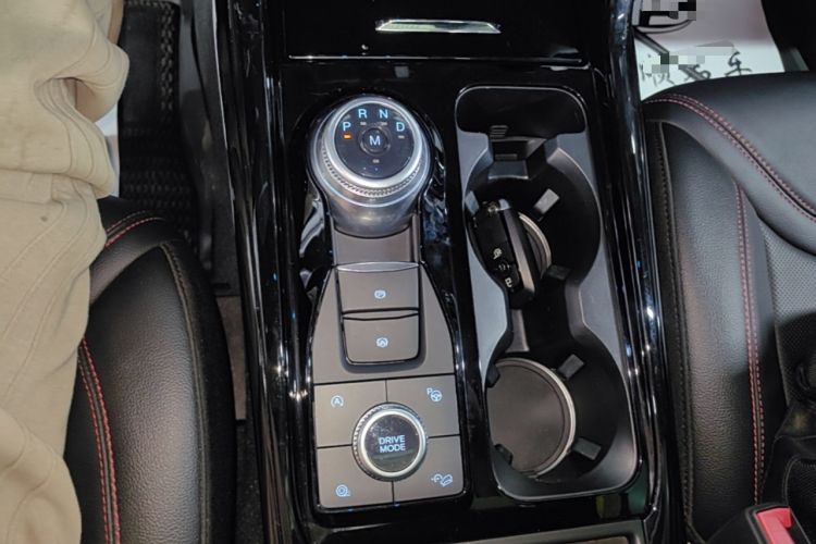 Used Ford Explorer 2020 EcoBoost 285 Four-Wheel Drive Sport Edition ST-LINE 7-Seater Gear Lever