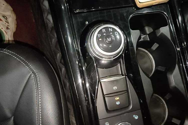 Used Ford Explorer 2020 EcoBoost 285 4x4 Titanium Edition 6 Seats Gear Lever