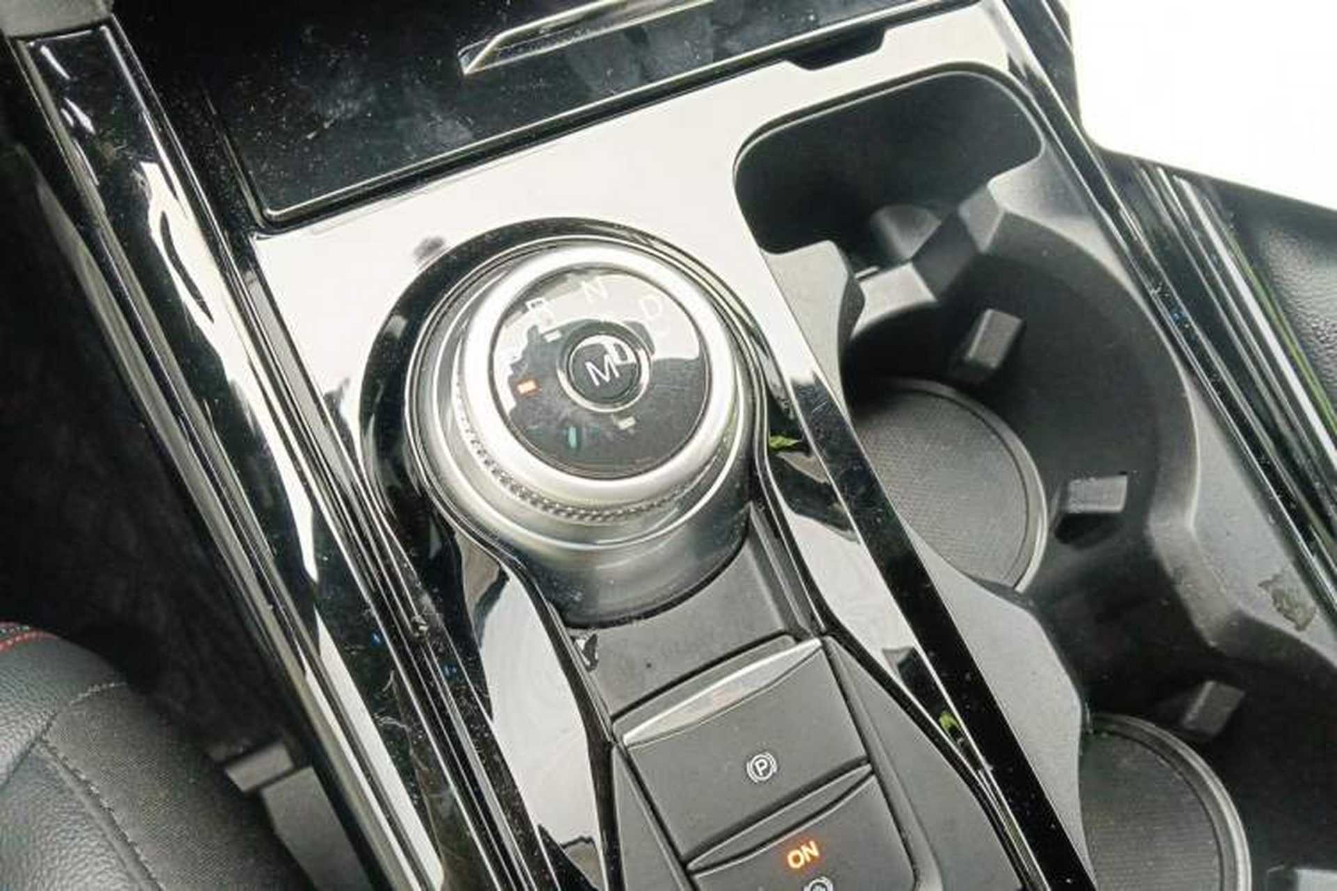 Used Ford Explorer 2020 EcoBoost 285 Four-Wheel Drive Sport Edition ST-LINE 7-Seater Gear Lever