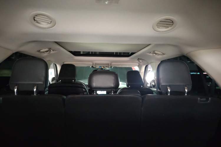 Used Ford Explorer 2020 EcoBoost 285 Rear-Drive Trend Edition 7-Seater Headliner