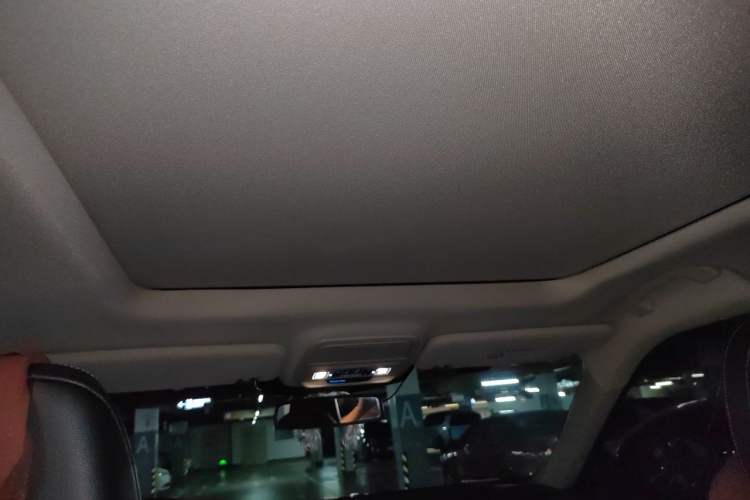 Used Ford Explorer 2020 EcoBoost 285 4x4 Titanium Edition 7-Seater Headliner