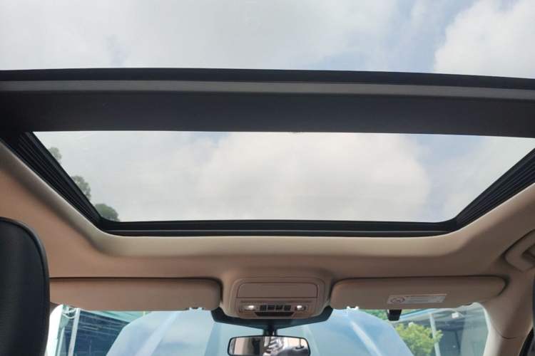 Used Ford Explorer 2020 EcoBoost 285 Rear-Drive Trend Edition 7-Seater Headliner