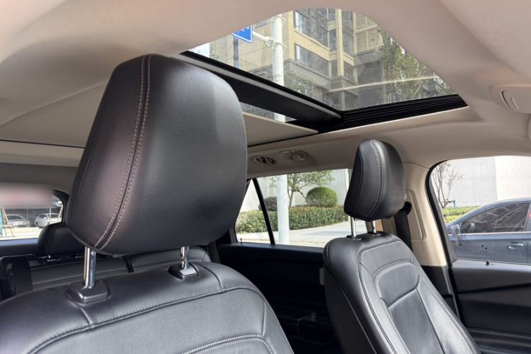 Used Ford Explorer 2020 EcoBoost 285 Rear-Drive Trend Edition 7-Seater Headliner