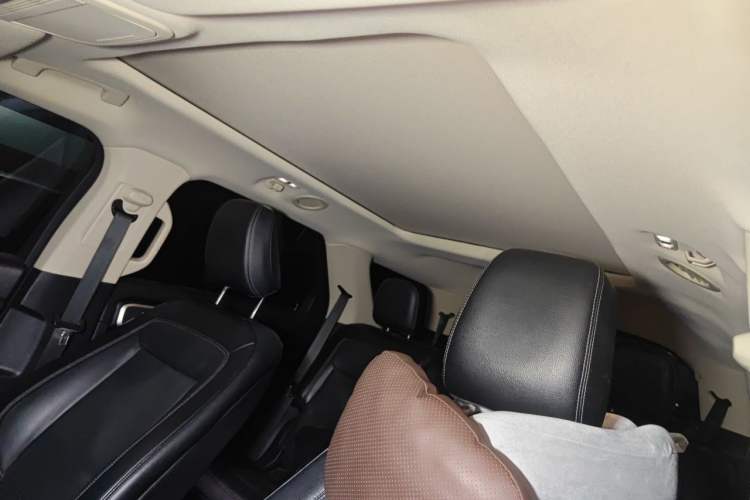 Used Ford Explorer 2020 EcoBoost 285 Rear-Drive Trend Edition 7-Seater Headliner