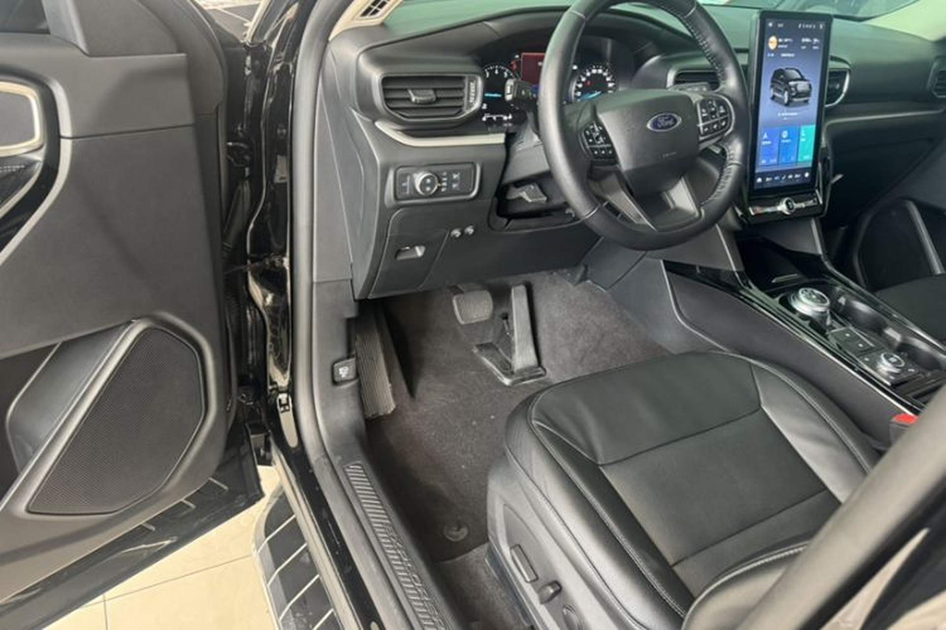 Used Ford Explorer 2020 EcoBoost 285 4x4 Trend Edition 7-Seater Interior 1