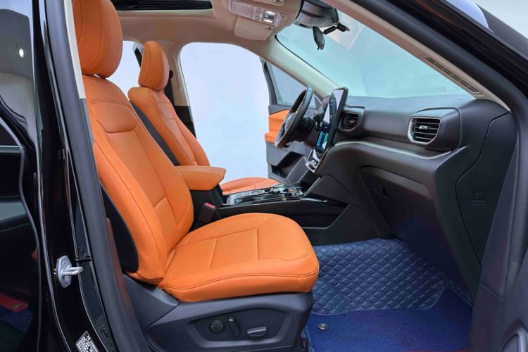 Used Ford Explorer 2020 EcoBoost 285 Rear-Drive Trend Edition 6 Seats Interior 1