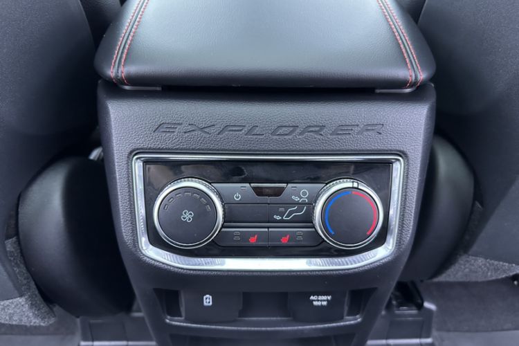 Used Ford Explorer 2020 EcoBoost 285 Four-Wheel Drive Sport Edition ST-LINE 7-Seater Interior 11