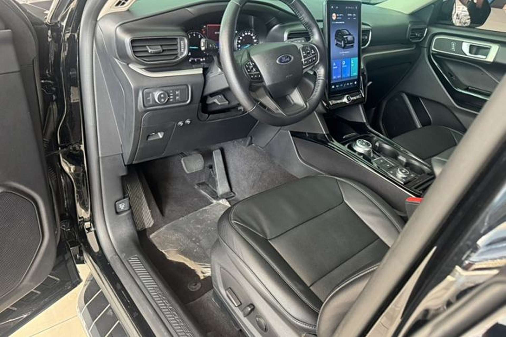 Used Ford Explorer 2020 EcoBoost 285 4x4 Trend Edition 7-Seater Interior 2