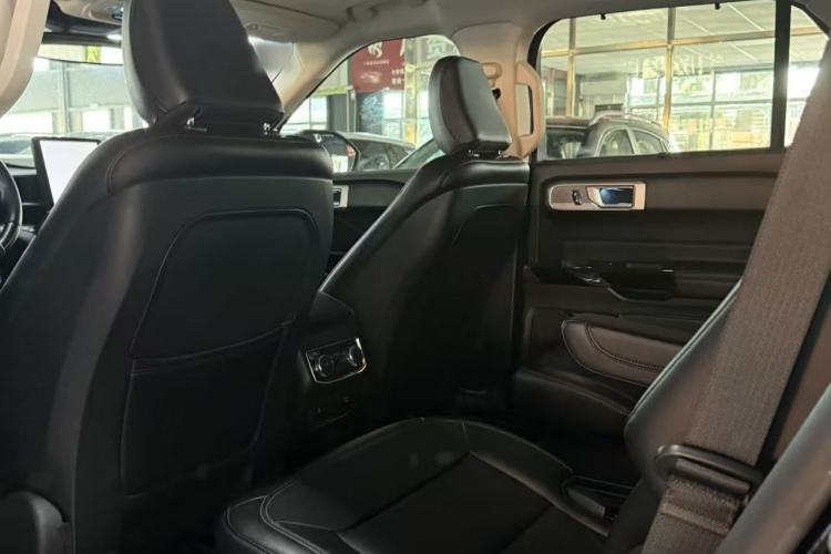 Used Ford Explorer 2020 EcoBoost 285 4x4 Titanium Edition 6 Seats Interior 2